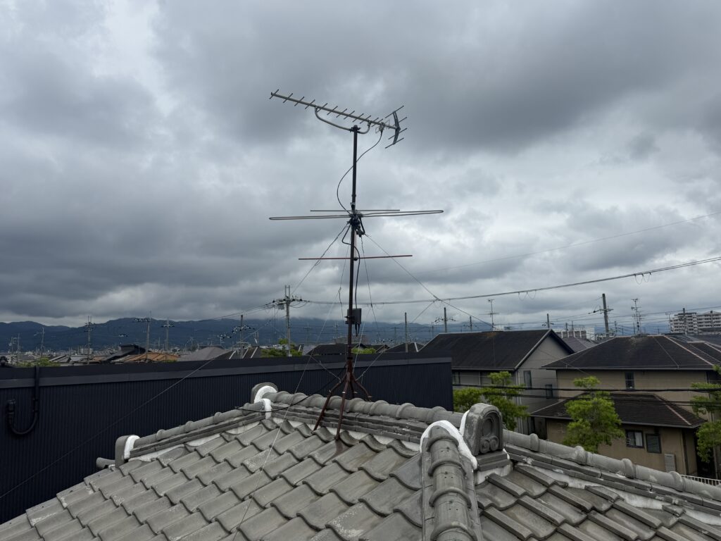 施工前 - テレビ視聴中ブロックノイズの修理｜奈良県天理市I様邸（アンテナ改修工事）